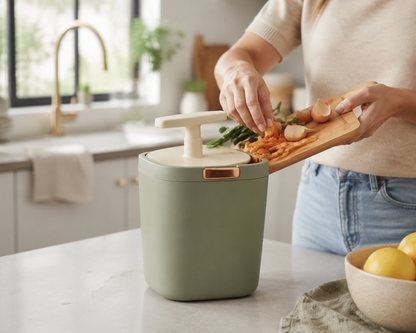Countertop Compost Press Bin – Compact Kitchen Compost Bin with Press Plate