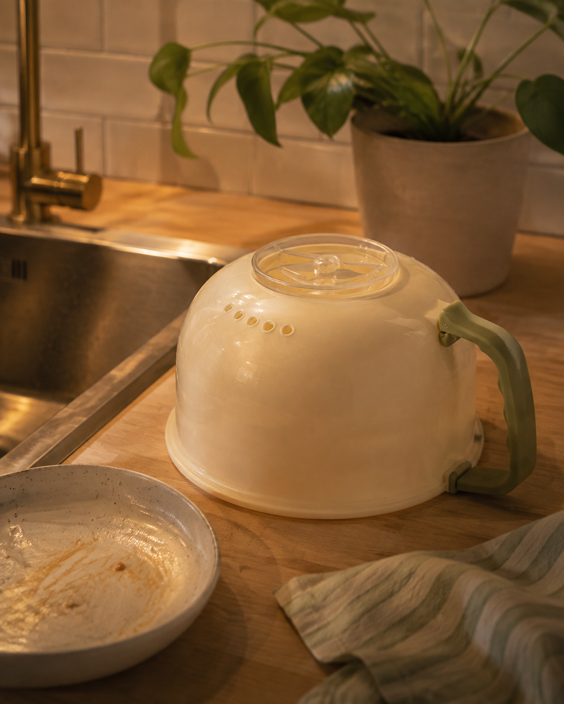 Steam-Clean Microwave Dome – Microwave Splatter Cover with Steam Cleaning